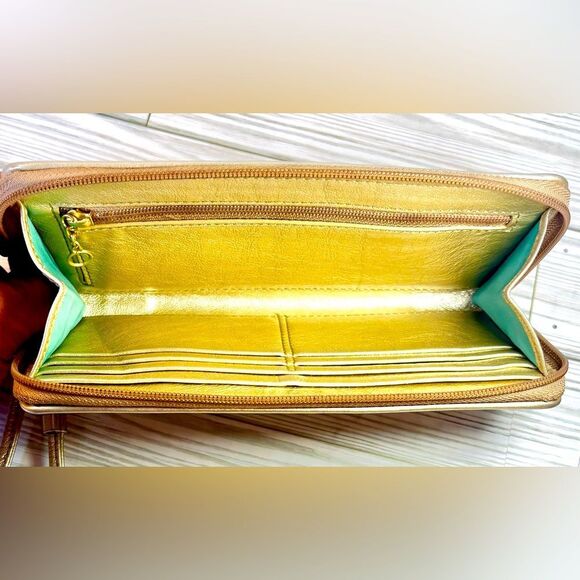 012-Coach:F15690 Hampton Gold and Brown Satchel and Wallet Signature C Set - Picture 14 of 15